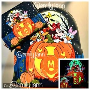 Mickey Mouse🎃and Friends Glow in the Dark Backpack Set